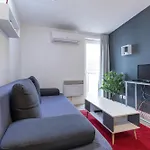 Magenta Square Central 1 Bdr With Ac
