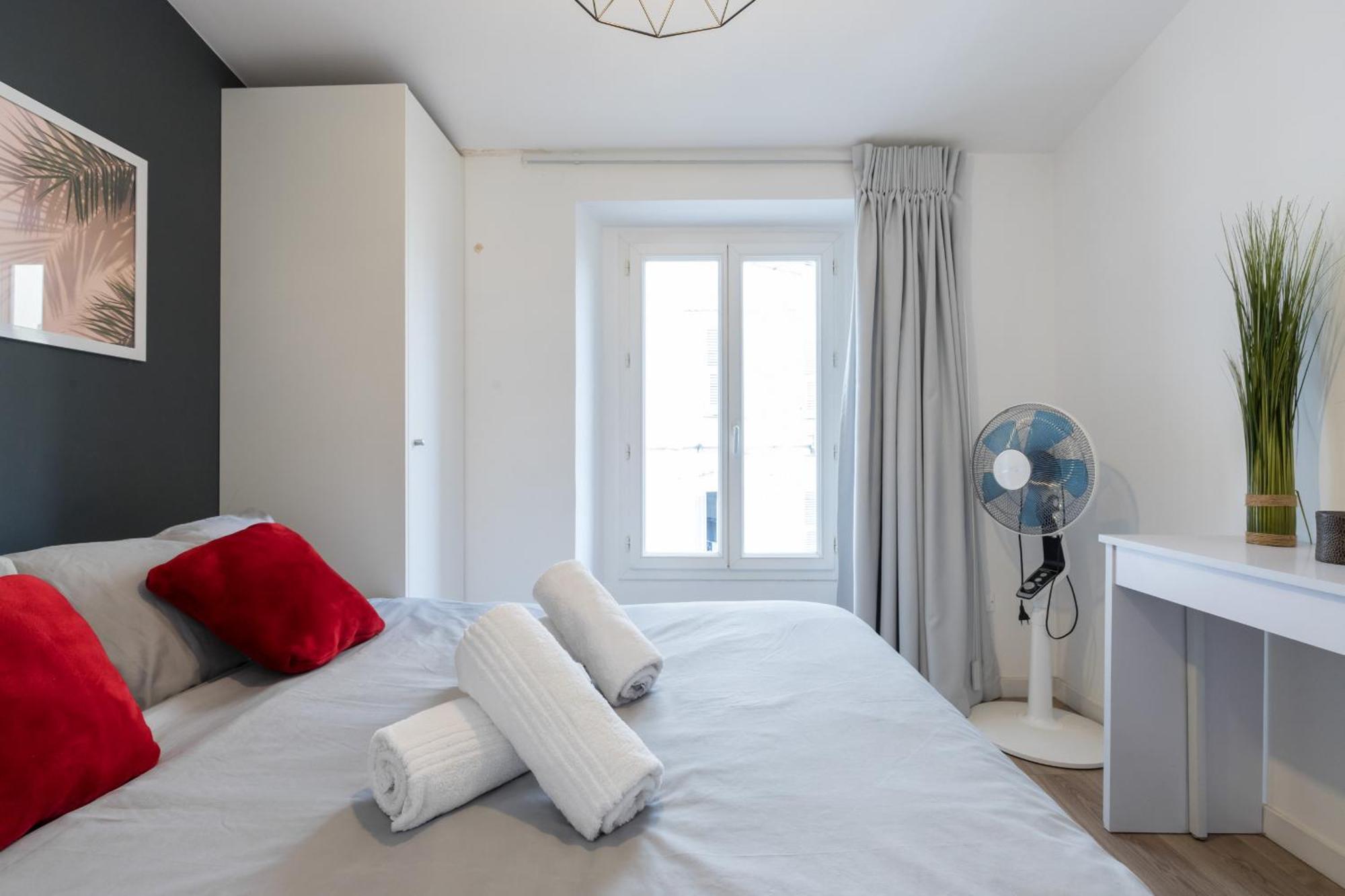 Magenta Square 1 Bdr With Ac Appartement *